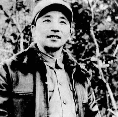 秦基伟与家人打扑克"作弊",儿子秦天:父亲无论什么事都爱动脑