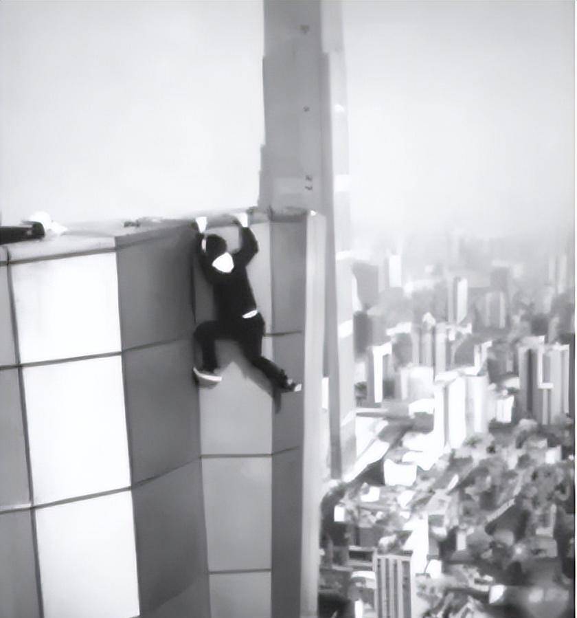 湖南穷小伙吴永宁,为挣10万给母亲治病,不幸从263米楼顶坠亡