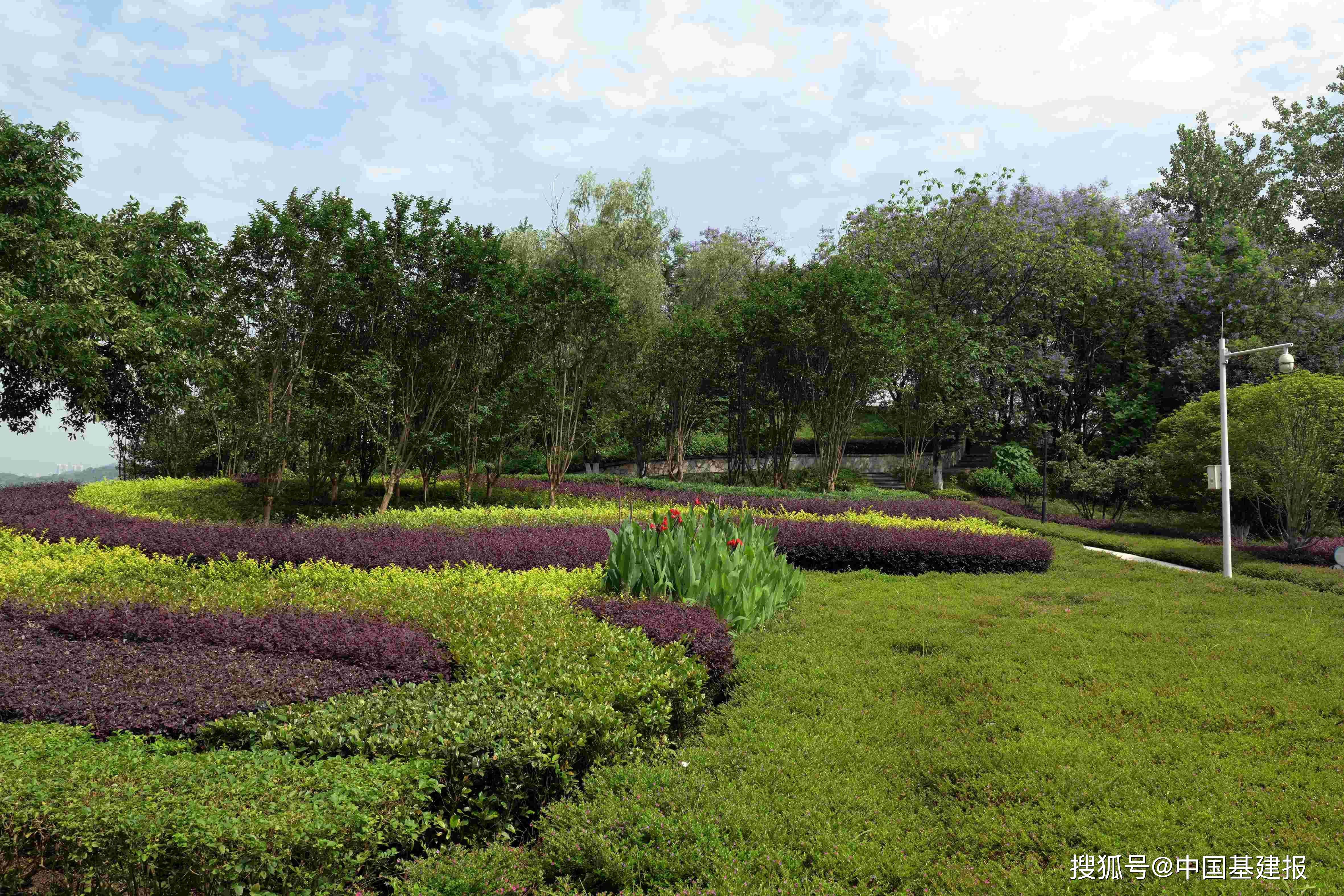 重庆巴南龙洲湾公园深受游客欢迎