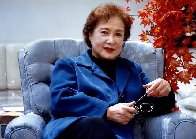 揭秘至今已99岁秦怡的保养之道,她一天是如何过的,老了还这么美