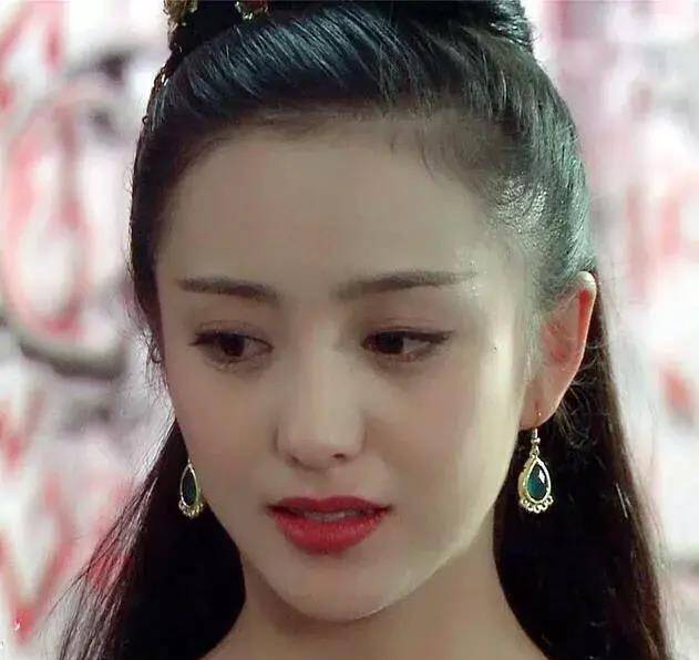 正史中记载就是中风,地点是赵合德的床上;野史中的记载是马上风,死在