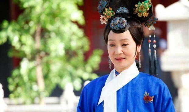 她13岁进宫,18岁生雍正,22岁封妃,是康熙最幸运的宠妃