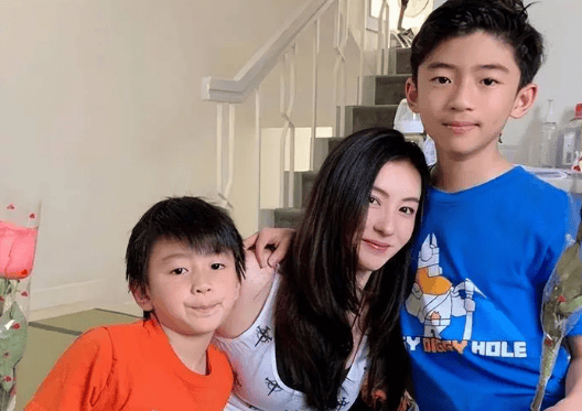 谢振轩七字评价谢贤,谢贤当场洒泪,谢霆锋疯狂指责张柏芝没教育好孩子