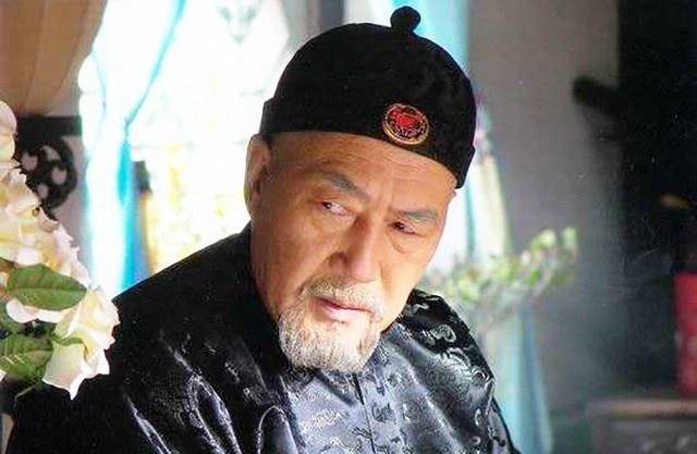 三朝皇帝视为股肱,张廷玉除了才华,还有一个优势他人不具备