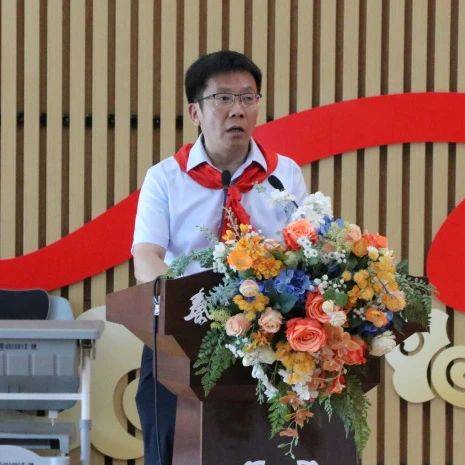 咸阳市秦都区委常委,副区长段朋泊对慈善协会和秦都农商银行等12家