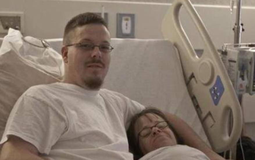 2005年,不足1米袖珍女嫁1.9米帅哥连生三胎:孩子就是对我的奖励