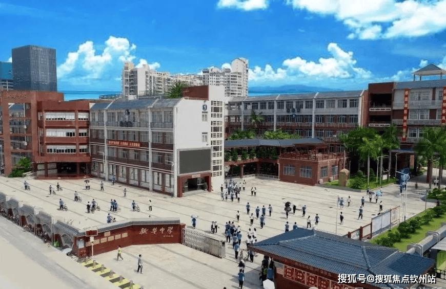 檀悦自带一所6班幼儿园,楼下还有一所正在建设中的24班新围学校,计划