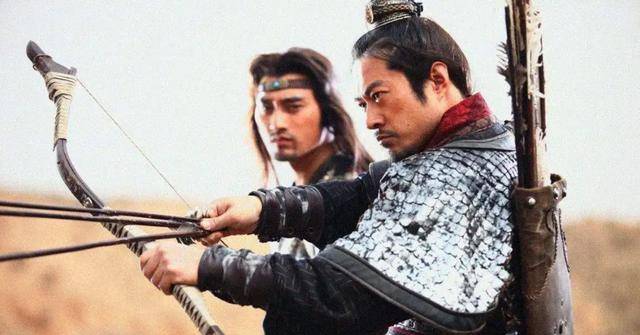 宋朝大将射敌三箭,三箭全射歪,敌军大笑,仔细一想后却落荒而逃