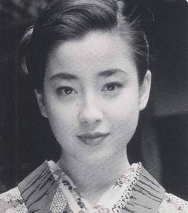 一夜变艳星,抑郁厌食接踵而来,她却46岁三度封后_光子_女儿_北野武