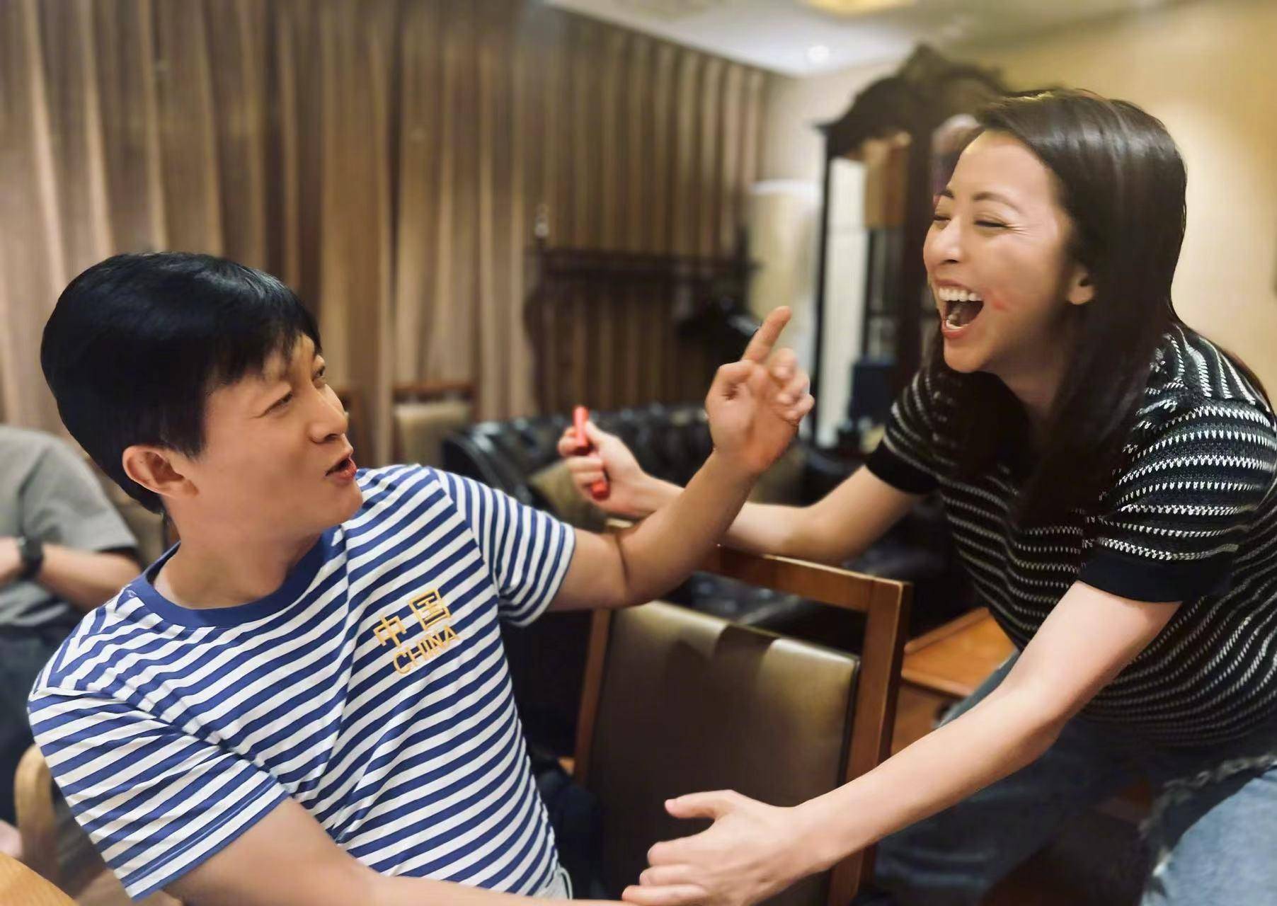 姚晨同学聚会太牛了!震惊网友:和杨志刚,于波,黄小蕾是同学?