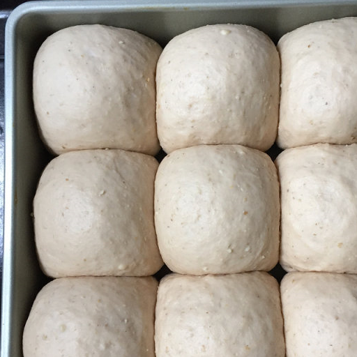 燕麦核桃面包,透着浓浓的燕麦的香气,非常田园风味的面包