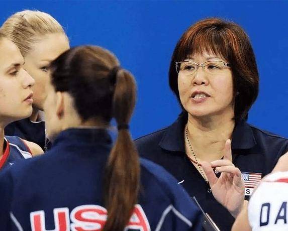 "铁榔头"郎平,多次回归执教中国女排,是真爱国还是迫于压力?