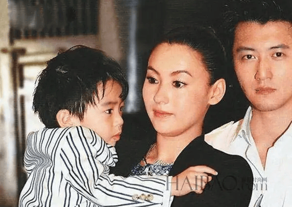 谢振轩七字评价谢贤,谢贤当场洒泪,谢霆锋疯狂指责张柏芝没教育好孩子