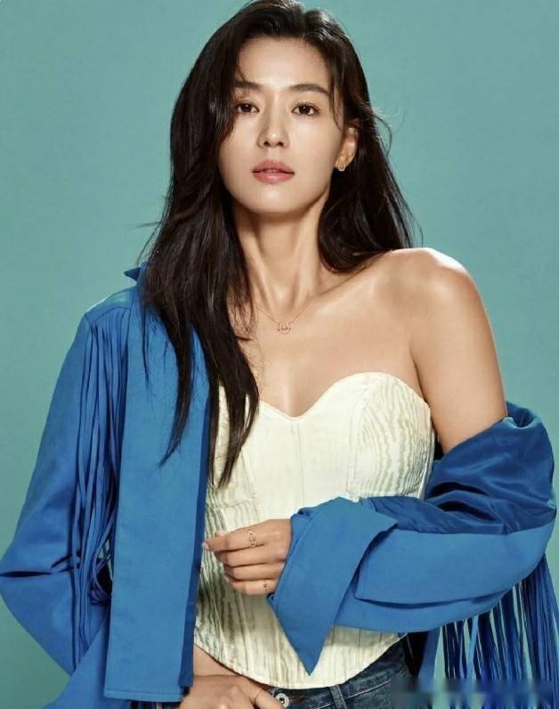 36岁全智贤魅力如初,这组写真让粉丝惊叹这谁顶得住!