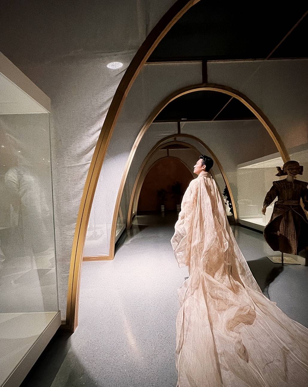 张韬:一次非同寻常的工作,专程赴江西采访老同事胡蝶的老公陆川