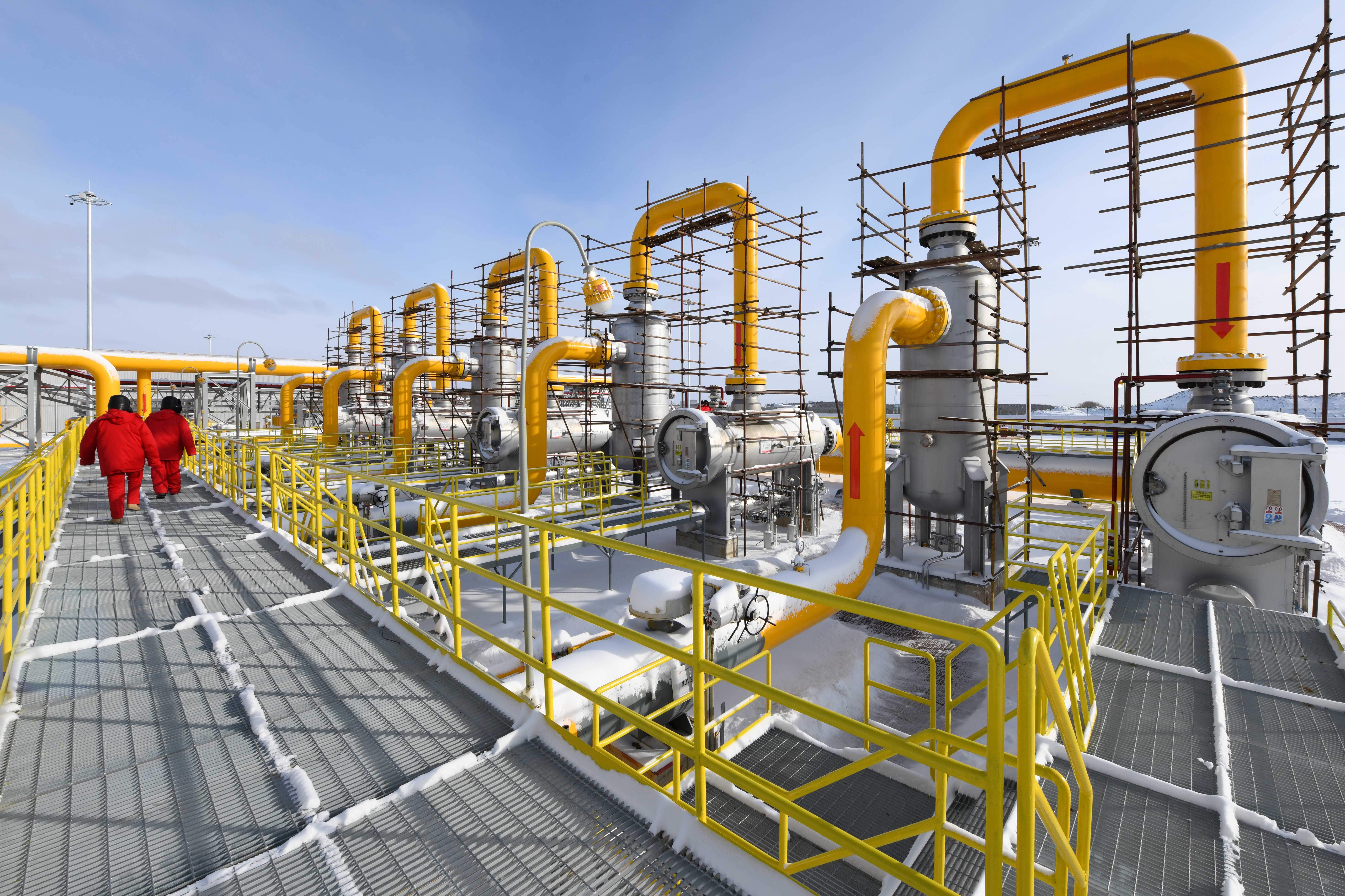 俄罗斯从苏联解体后开始,工业遭受重创,整个产业彻底破坏,就连一向