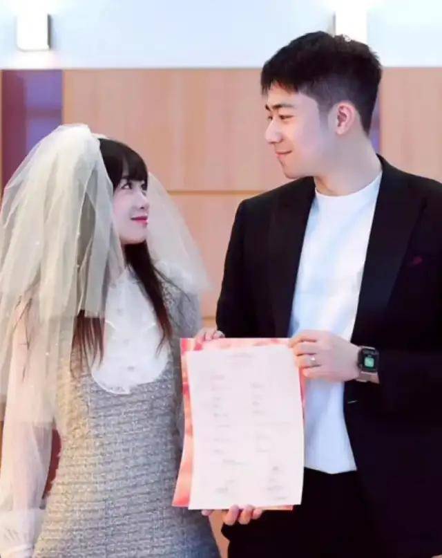 特步公主嫁七匹狼公子,6大家族资本局藏不住了_丁佳敏_周力_婚礼