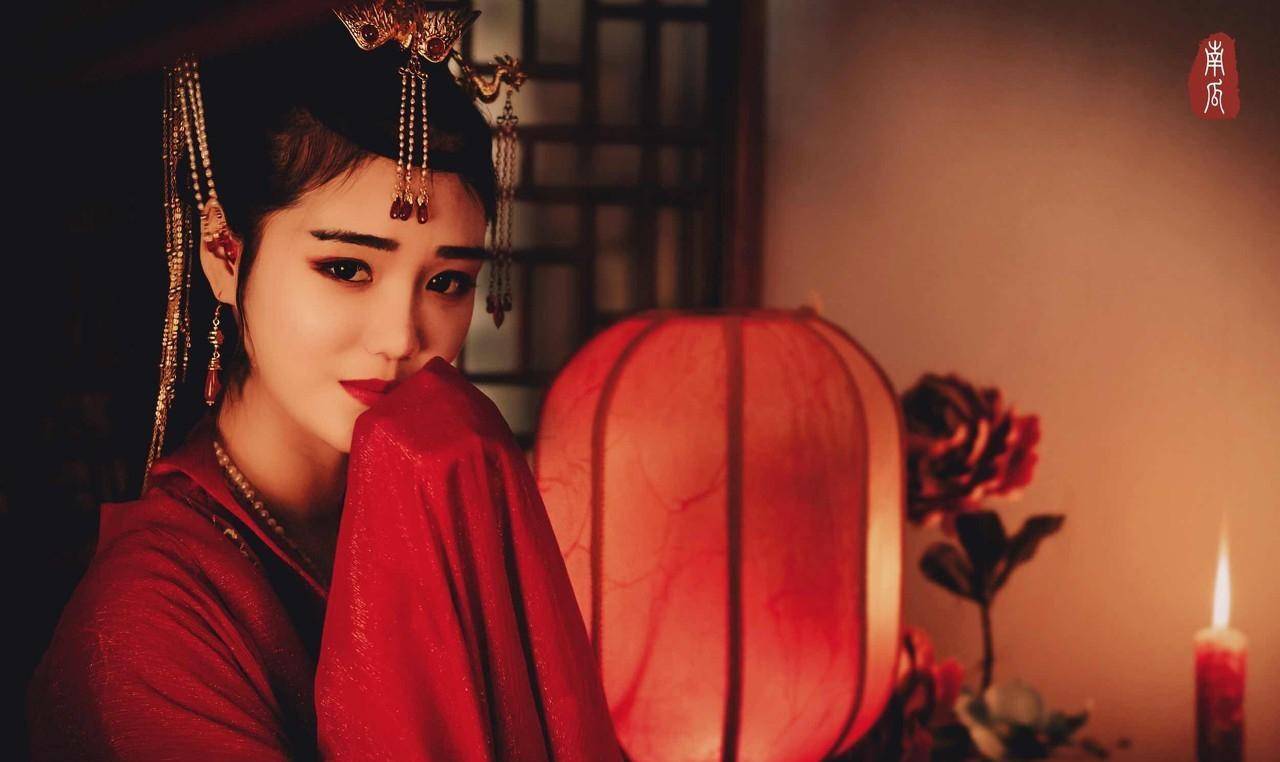 一曲花间曲,数语道尽儿女情,品读花间鼻祖温庭筠的菩萨蛮