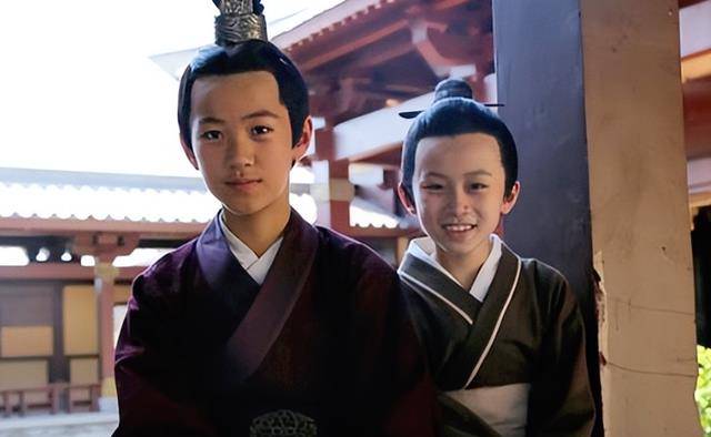 秦始皇要吃"公鸡蛋",命令大臣3天找到,7岁孙子:这很简单_皇帝_爷爷_众