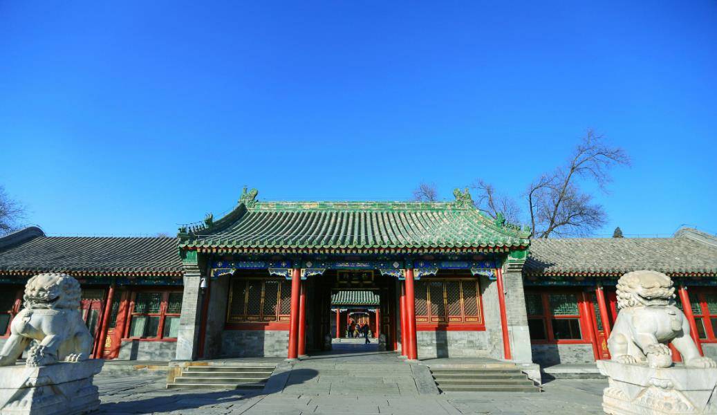 第一豪宅"恭王府,一颗原木27亿,9个足球场大,三绝一宝_建筑_和珅_府邸