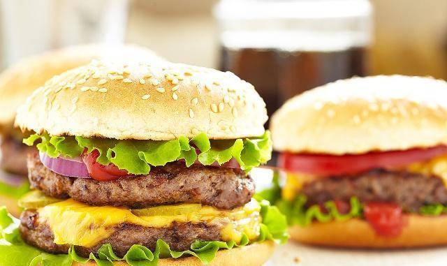 当年蒙古人的军粮,世界上第一个汉堡包,竟然是这样做出来的