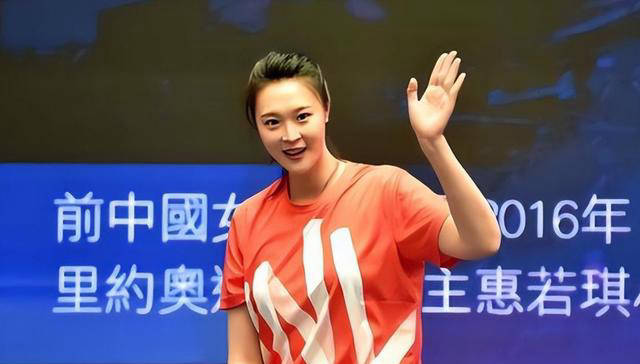 然而,一些业内人士持异议,如排坛名宿李颖和女排奥运冠军惠若琪.