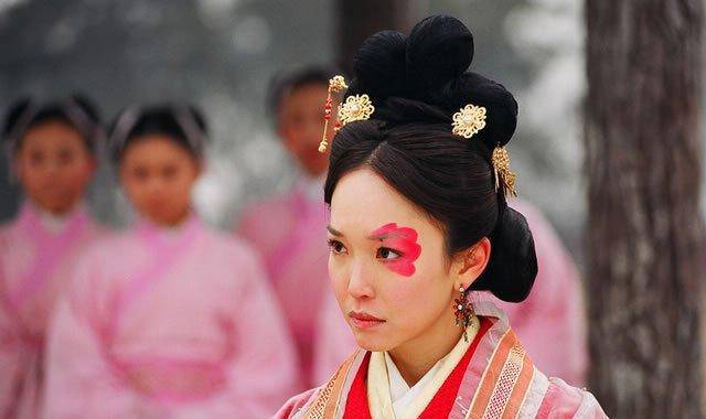 的祝公道放走的贾奎,后来生了个儿子叫贾充,贾充后来生了个著名的女儿