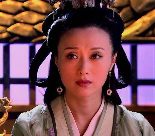 魏豹被韩信打败,薄姬就进入了刘邦的后宫.薄姬从出生就不平凡