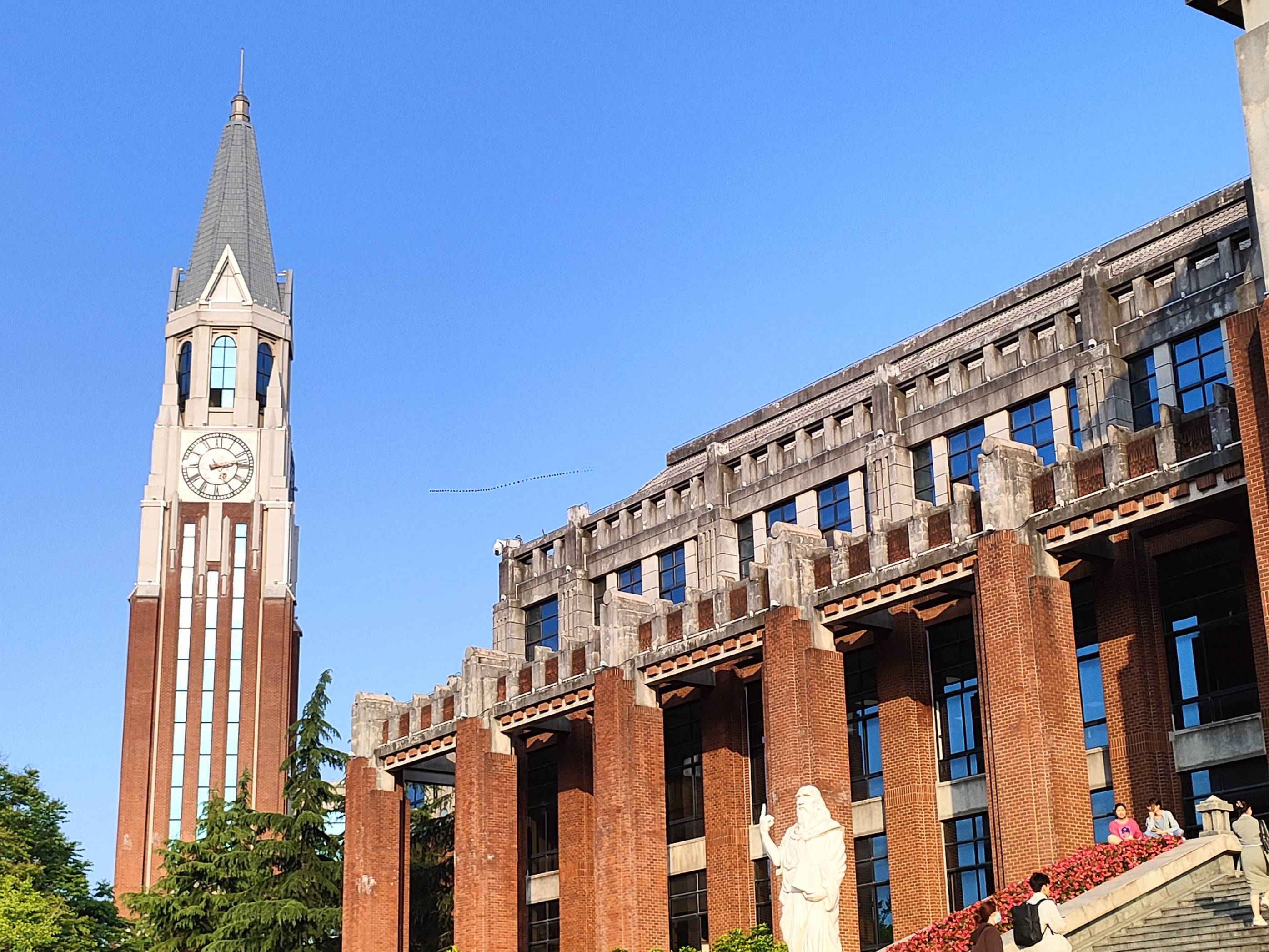 华东政法大学新校区图片