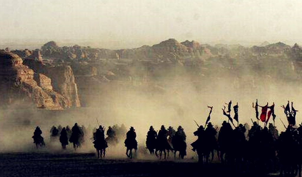 罗士信14岁时曾在战场上枪挑敌军将领,割下首级抛向空中,然后等人头从