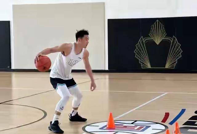 山东男篮核心后卫高诗岩美国特训结束,投篮能力是否有所提升?