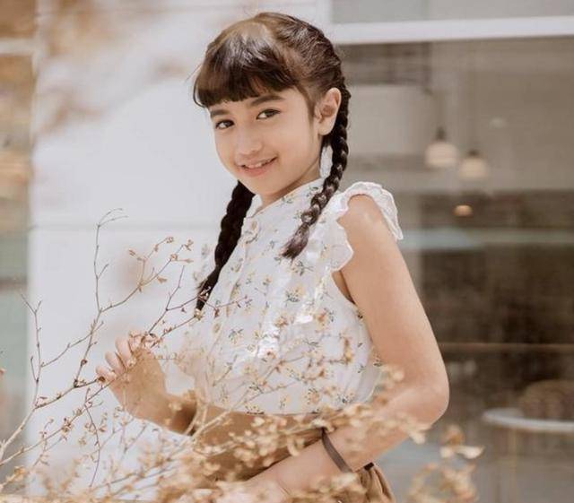 泰国童星珍娜图片