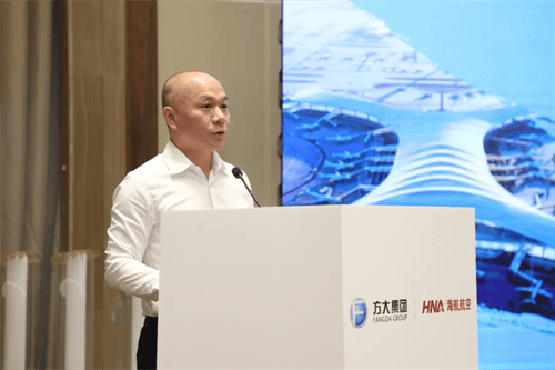 海航航空集团董事长丁拥政致辞中首先向长期以来关心和支持辽宁方大