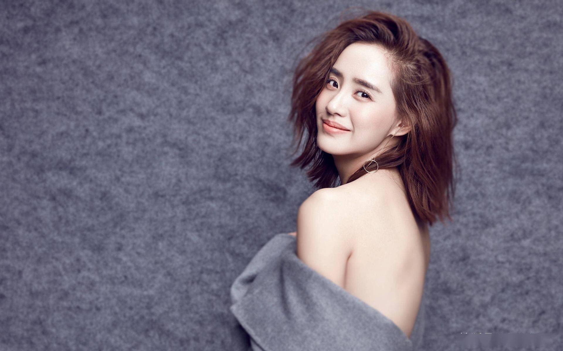 惊艳41岁王智魅力四射,性感饱满让人无法忽视!这谁顶得住!