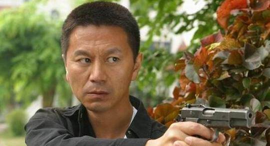 "冷血绑匪"王立华:9岁当老大,12岁逼母离婚,27岁绑架大明星