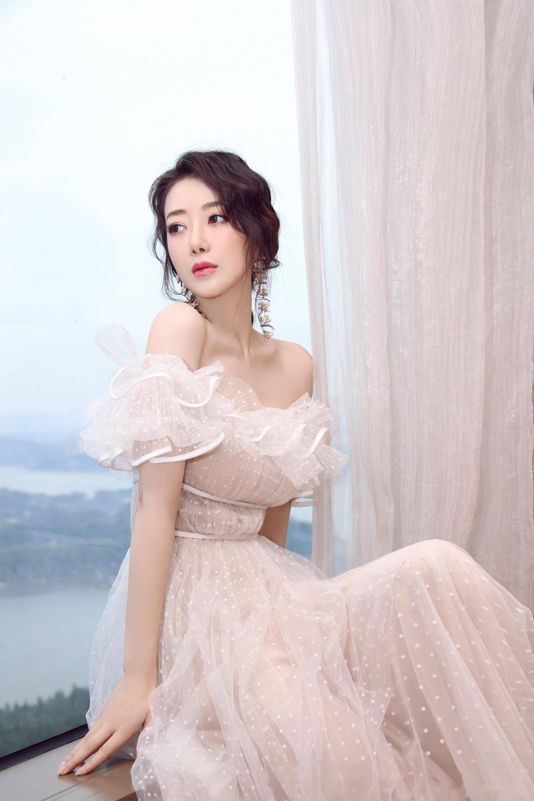 尤物女神陈紫函,美貌和才华的魅力让人无法抵挡:这谁顶得住!