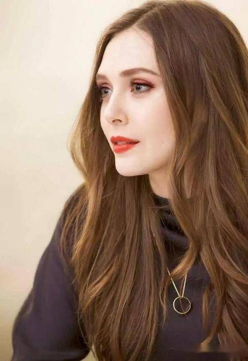 伊丽莎白奥尔森的美貌和才华,这谁顶得住的世界级性感尤物!