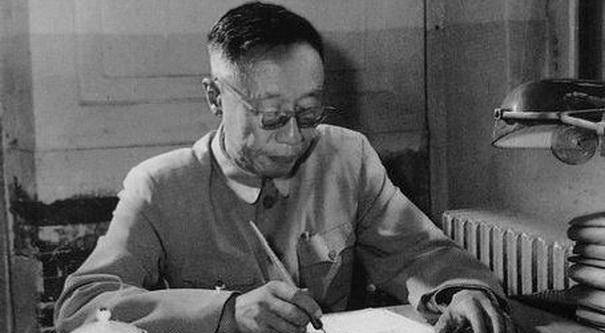 提要:清朝末代皇帝溥仪的一生可以说是跌宕起伏了,辛亥革命退位之后