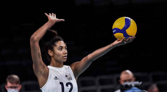 美国女排抢先公布奥运大名单,新星斯蒂内尔入围