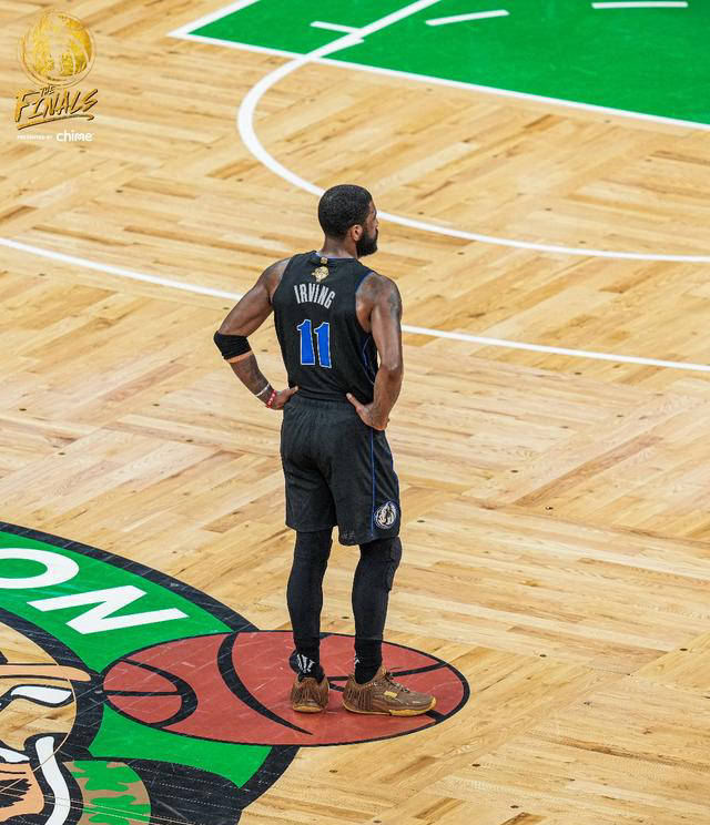 欧文遭球迷狂骂,凯尔特人11连胜持续,自责发声振奋队友