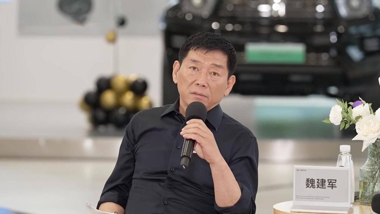 魏建军,李瑞峰上演周瑜打黄盖,仍是避实就虚?