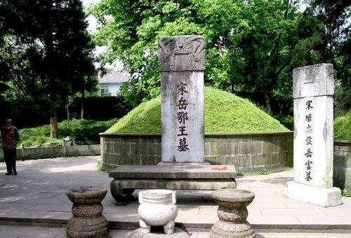 史上十大"军神"死后境遇各殊,有人被风光纪念,有人则被淡忘_墓园_李靖