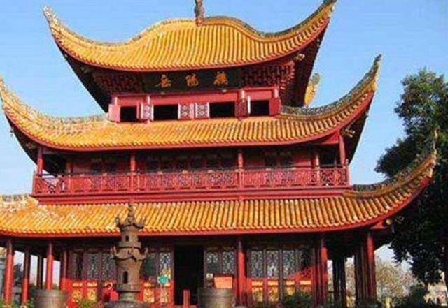 2004年的一天,刘峰的qq头像再次亮起,这次他给了陈笑漪一个惊喜,他