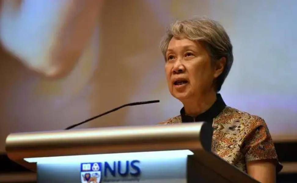 新加坡第一夫人:为夫弃政从商,执掌淡马锡16年,对华投资4030亿