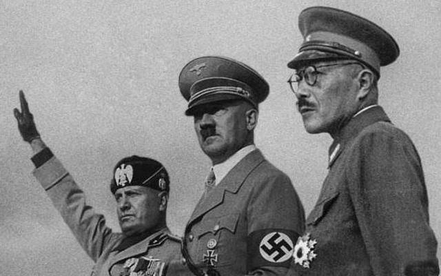 "风流"间谍辛西娅:偷密码被发现后,靠脱衣成功自救