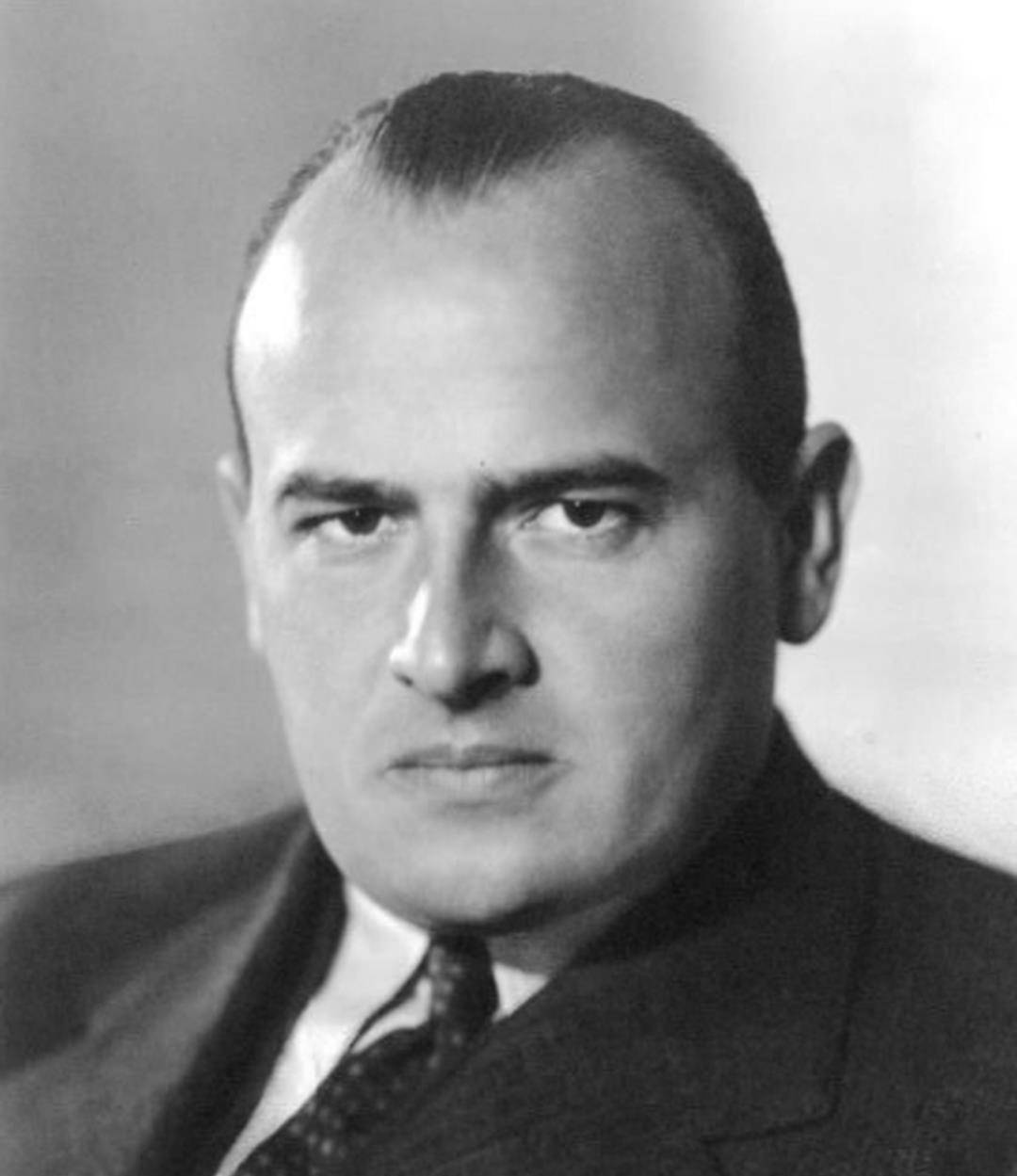 纳粹总督汉斯·弗兰克,一个惶惶不可终日,但又残忍贪婪的屠夫_希特勒