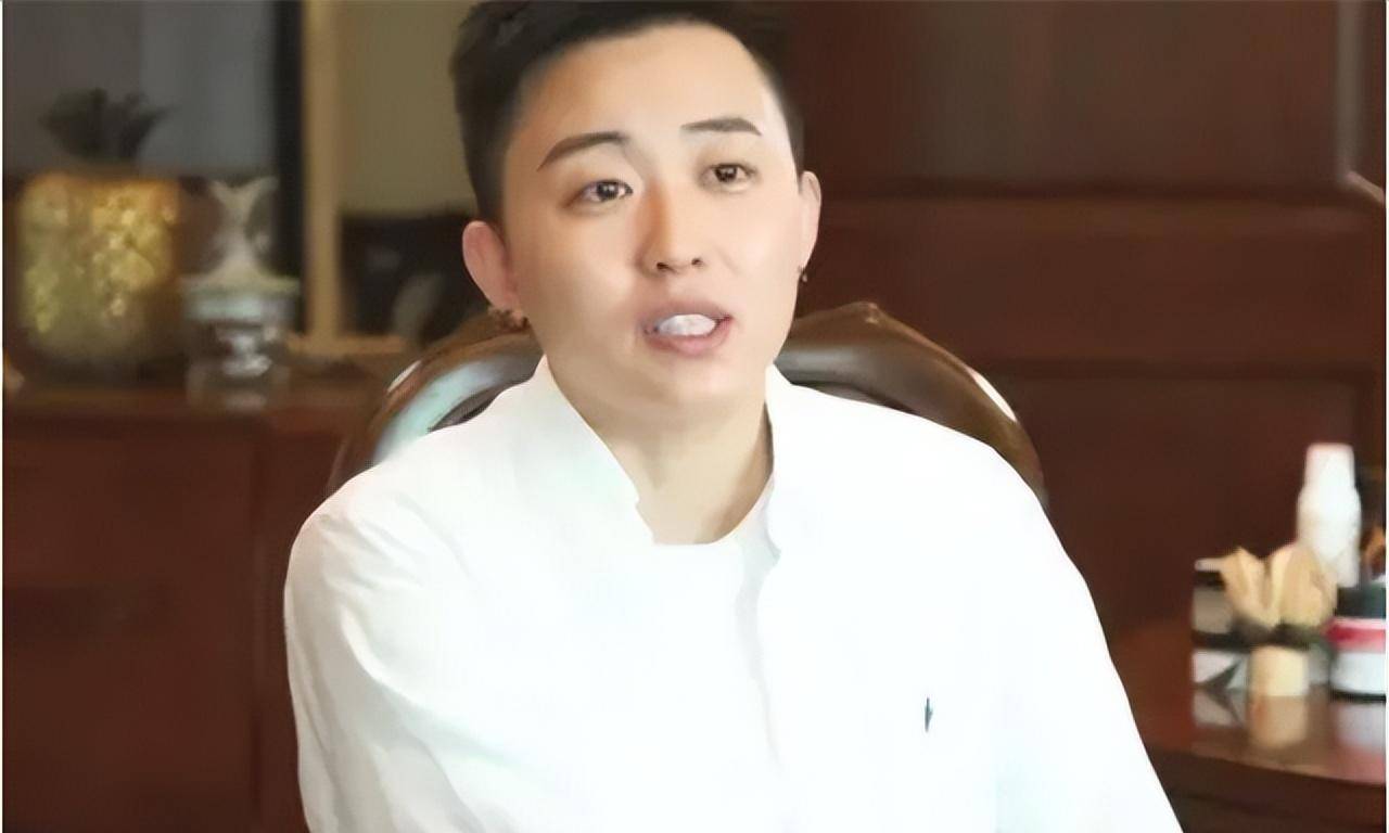 身价千万单身女ceo叶海洋:花50万生五国混血,如今再添二胎