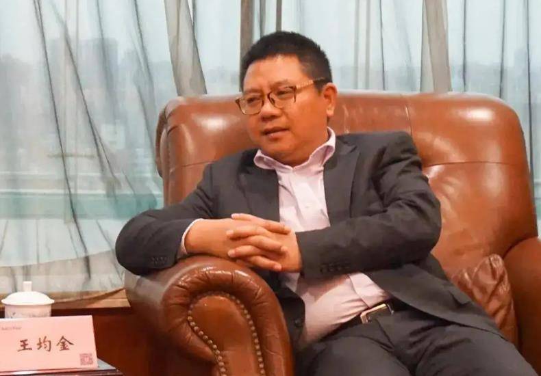 到工地上班,第一天就差点被开除_王均_时候_王兵