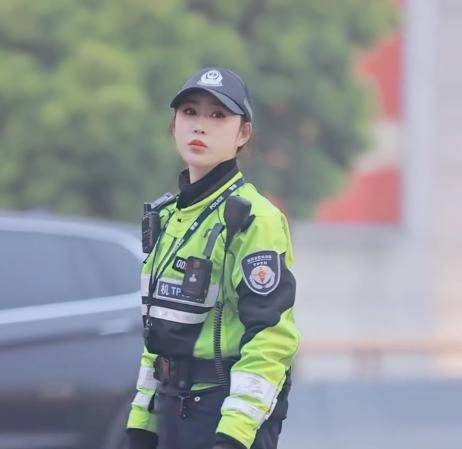 由于地形的特殊性,高架上一旦出现紧急情况,对于交警的临场指挥和应变