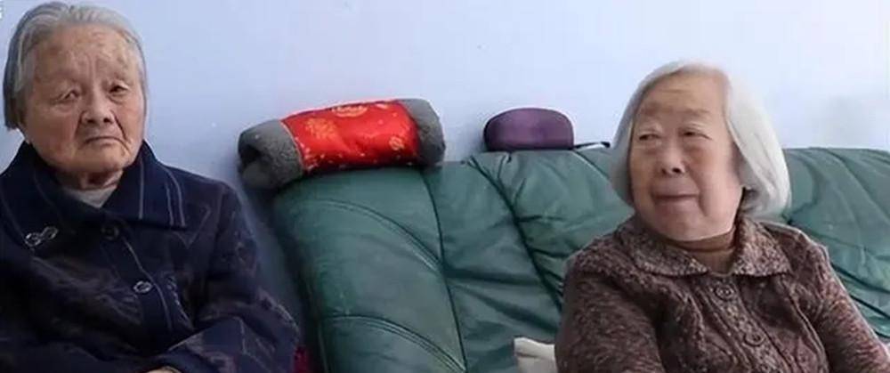 看着被照顾得很好的孩子们,许曼云抱着高玉清一顿痛哭,就连平时不爱